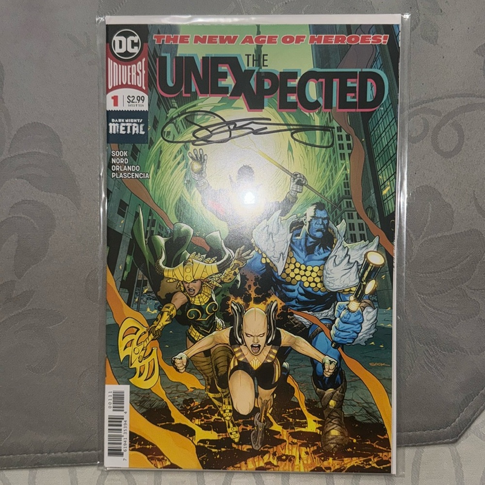 DC UNIVERSE DARK NIGHTS METAL (SIGNED)